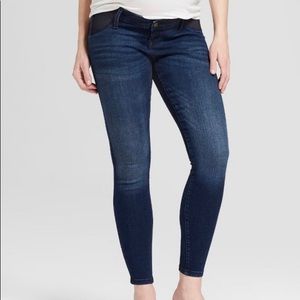 Skinny maternity jeans